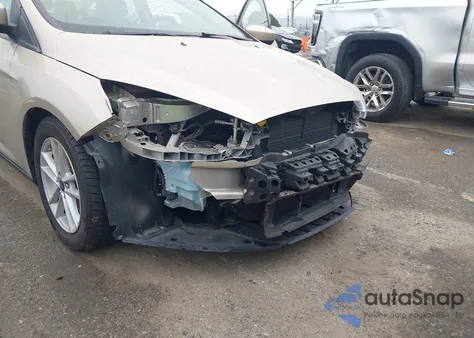 2018 Ford Focus Se z USA, uszkodzony, nr VIN 1FADP3F22JL287712